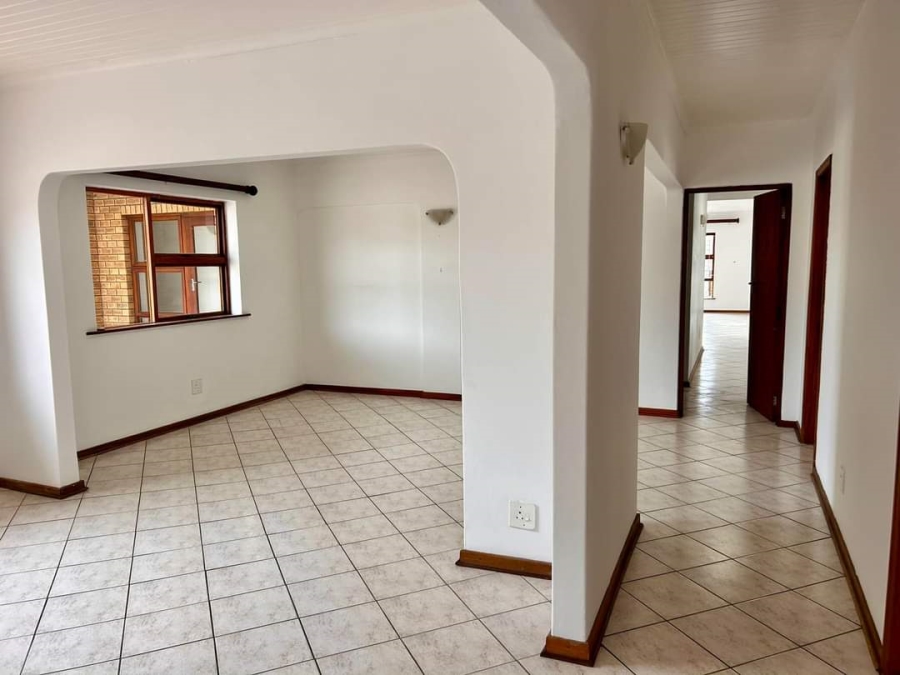 7 Bedroom Property for Sale in Bayview Western Cape